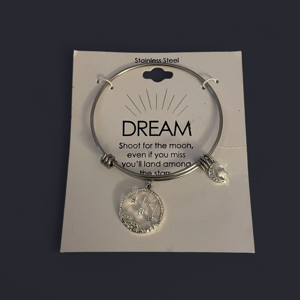 NWT Silver moon and stars bracelet